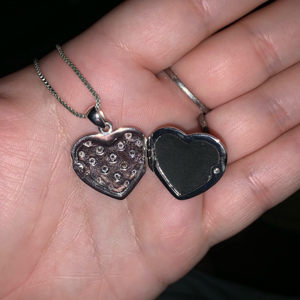 Locket - Picture 2 of 2